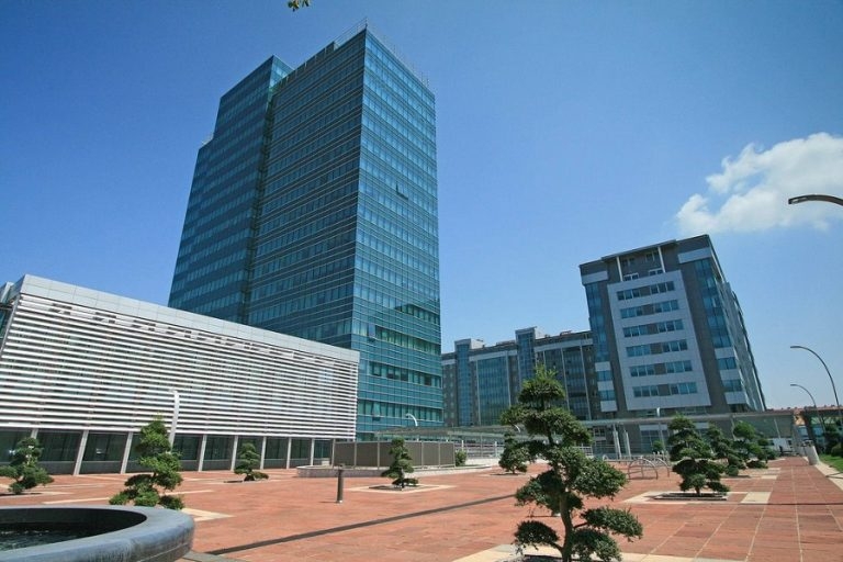 Vlada Srpske izdržala samo tri dana bez novih zaduženja