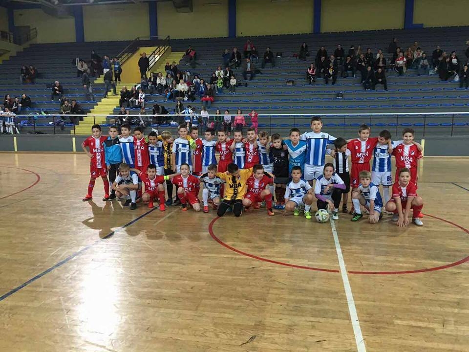 DOBOJ: Loptom za drugarstvo i praznike