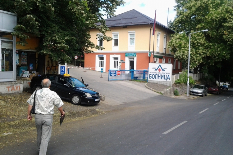 DOBOJ: Dug bolnice pretvoren u političku trakavicu