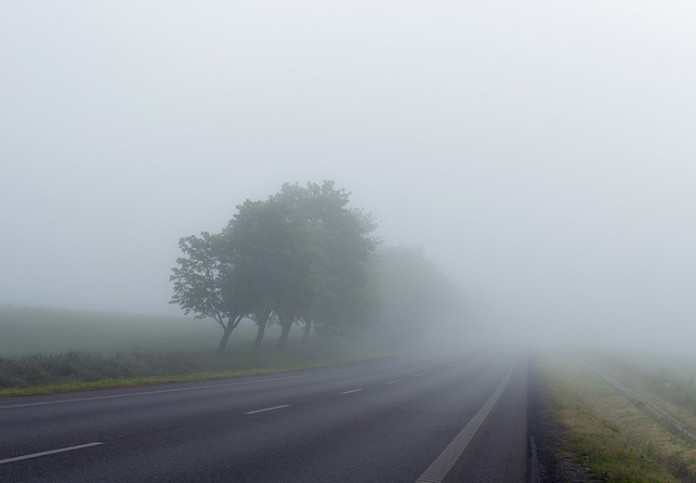 PUTEVI: Vozači, oprez zbog magle i odrona