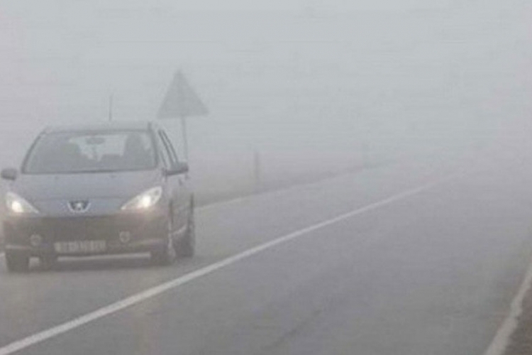 PUTEVI: Magla smanjuje vidljivost na više dionica