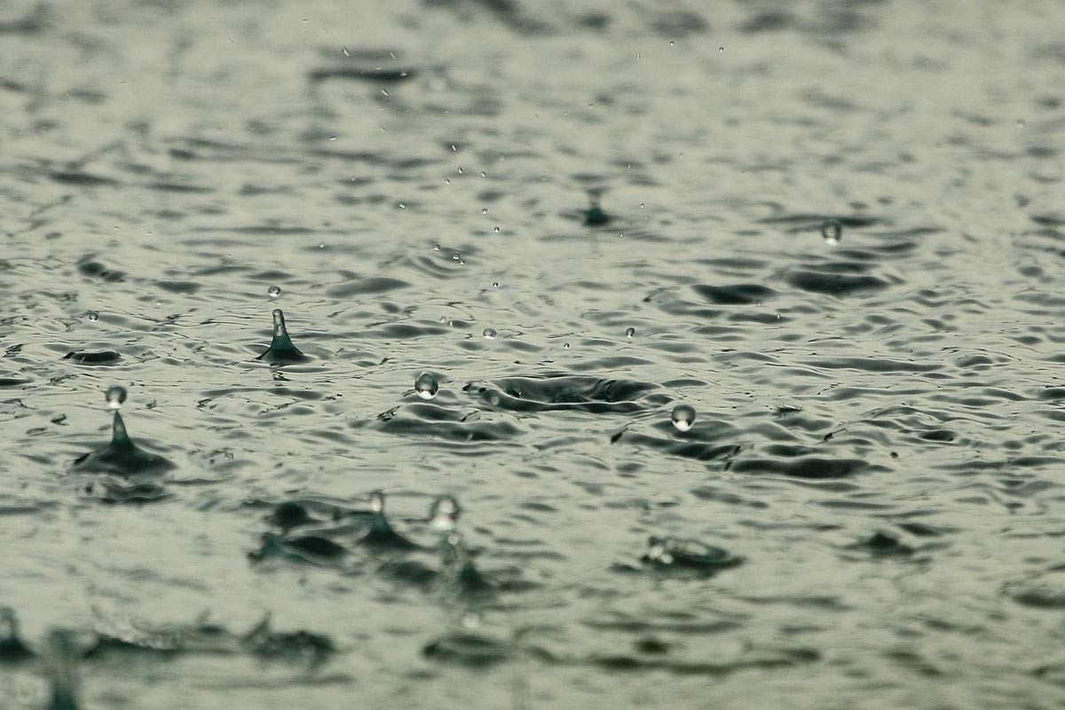 NA SNAZI NARANDŽASTI METEOALARM: Očekuju se jaki pljuskovi i oluja