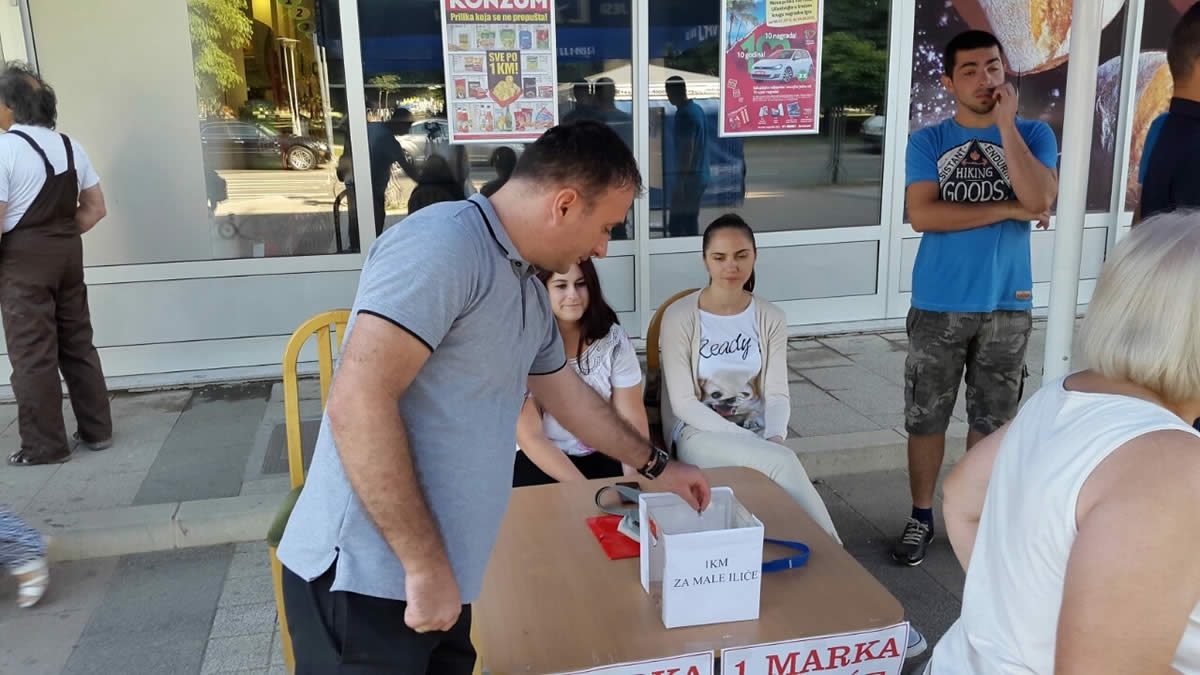 DOBOJ: Prikupljanje pomoći za maloljetnu siročad (FOTO)
