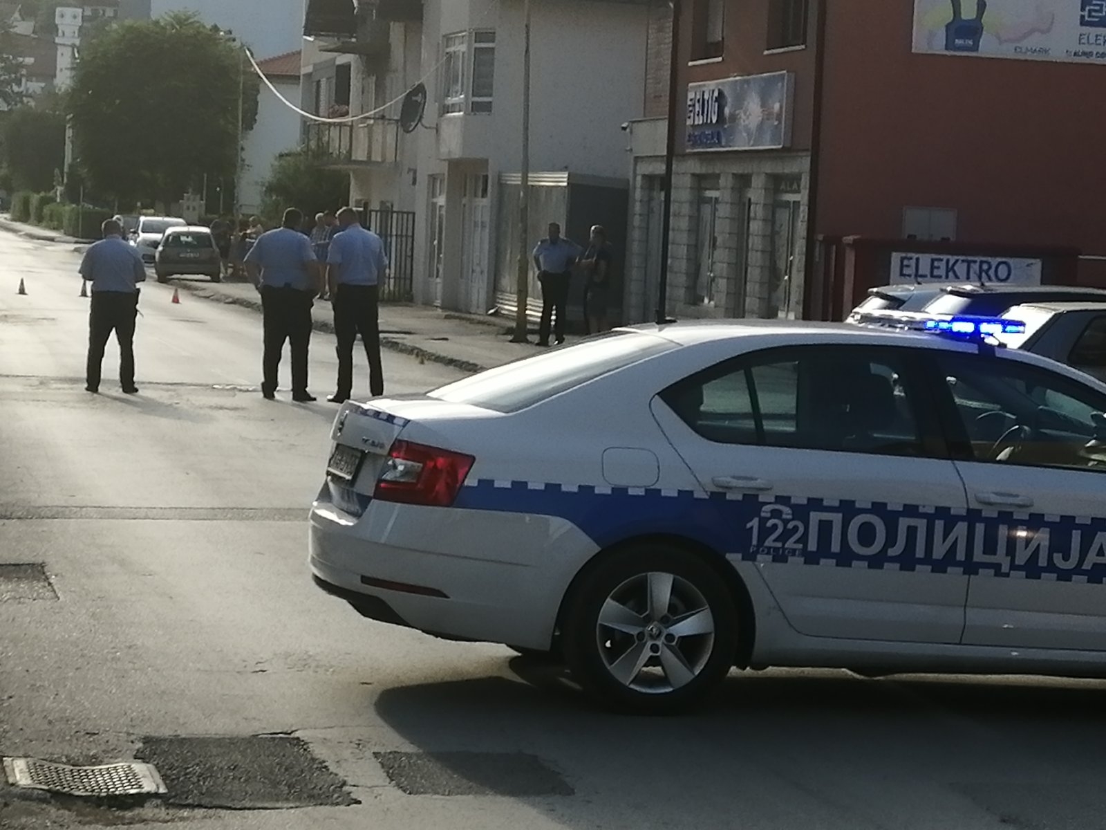 DRAMATIČNE SCENE U DOBOJSKOJ KARAĐORĐEVOJ: Petogodišnji dječak izletio ispred automobila (FOTO)