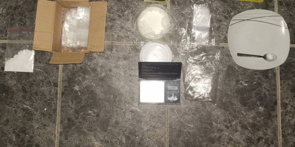 DOBOJ: U pretresu pronađena i oduzeta opojna droga i digitalne vage