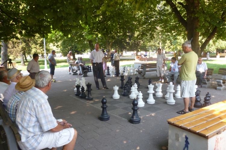 DOBOJ: Јunske penzije veće za 2,5 odsto