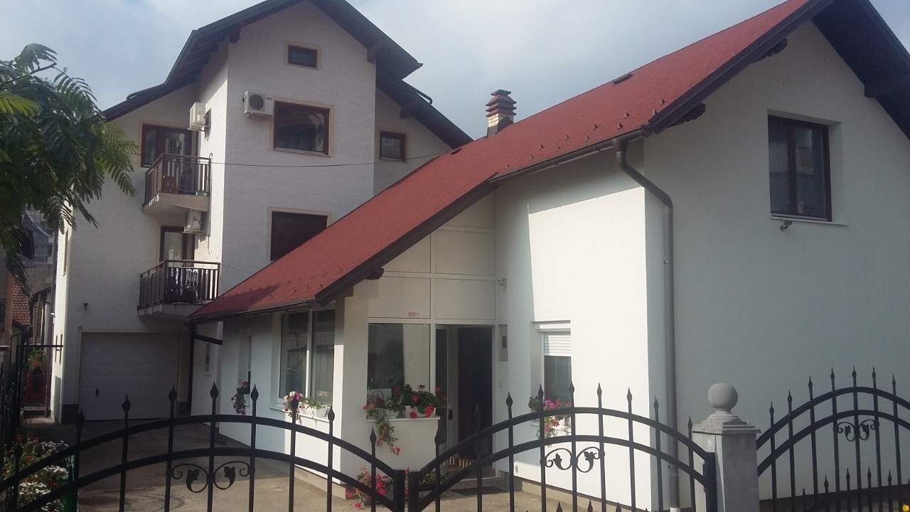 OGLAS: Prodajem dvije kuće u Doboju (FOTO)