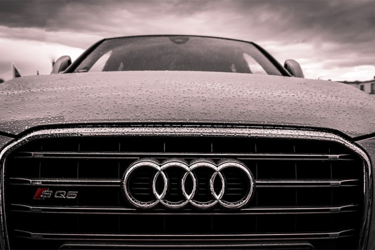 DOBOJ: Gori "audi" u ulici Knjeginje Milice