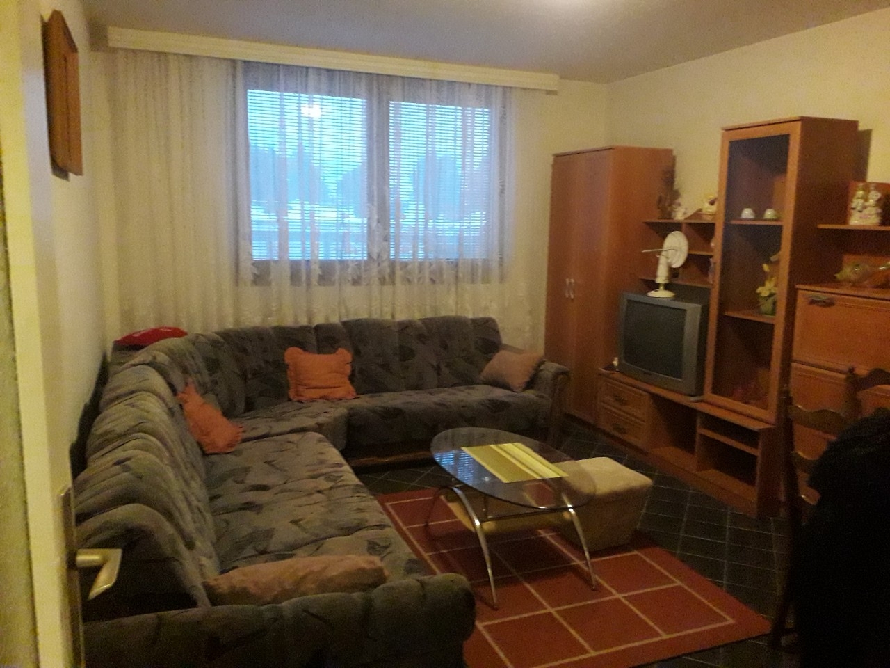 OGLAS: Prodajem ili iznajmljujem garsonjeru (FOTO)