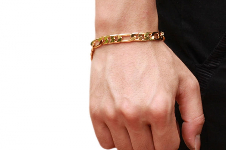 DOBOJ: Lažni kupac i trgovac zlatom prevarili Dobojliju (84) za 300 KM