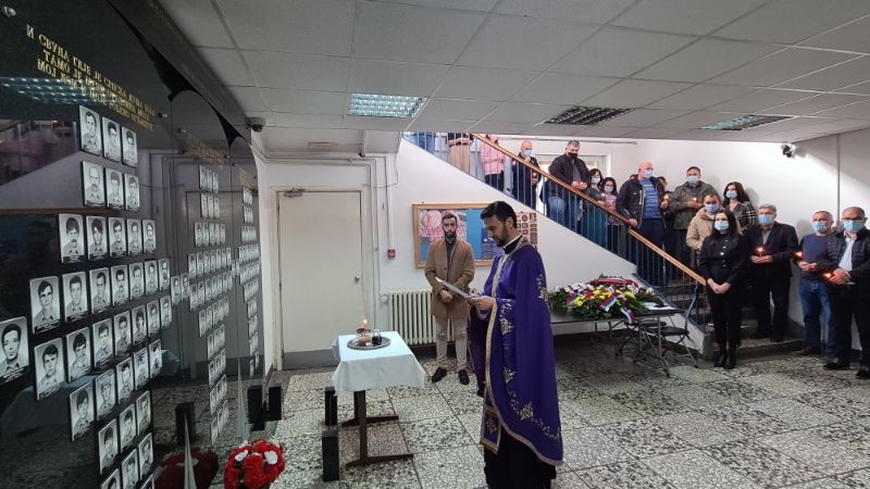 DOBOJ: Služen parastos za poginule policajce