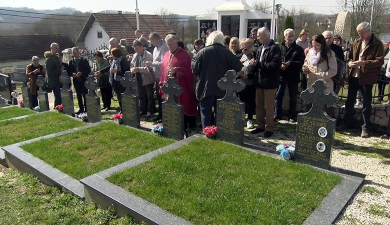 DOBOJ: U Stanovima služen parastos žrtvama ustaških zločina