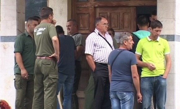 DOBOJ: Radnici ŠG “Doboj” dobili julske plate, prekidaju štrajk