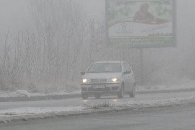 PUTEVI: Snijeg otežava saobraćaj u BiH