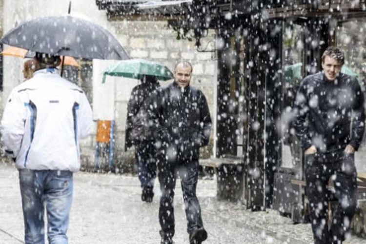 VRIJEME: Kiša i snijeg, temperatura do 3 stepena, na jugu do 13