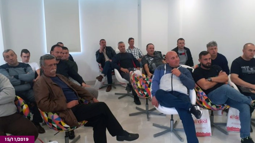 DUGA IDEAL: Prezentacija materijala za dekorativne tehnike (FOTO)