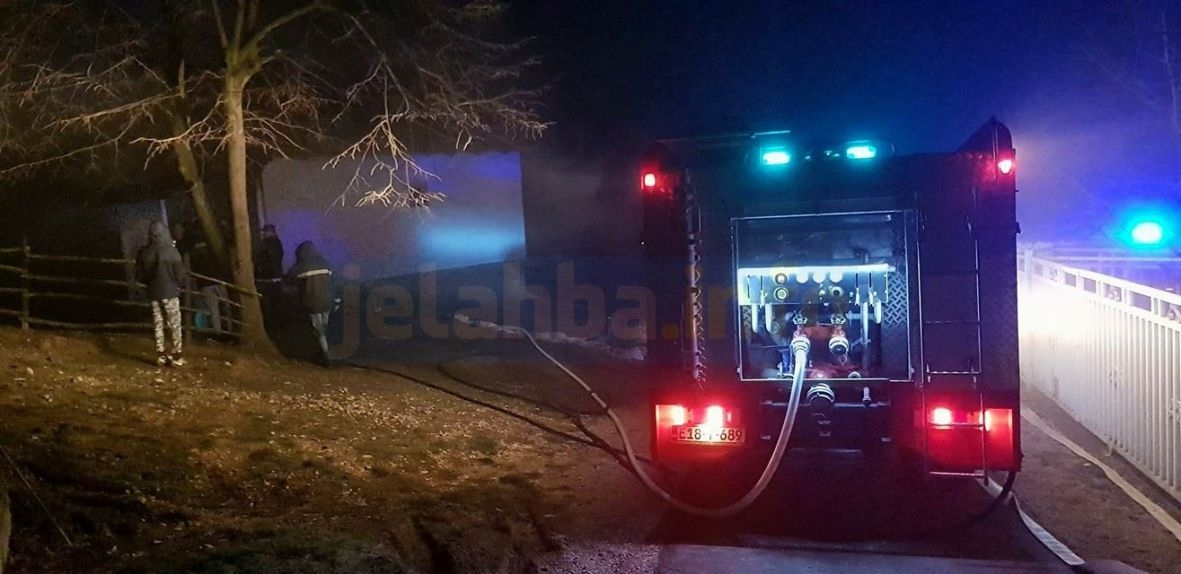 DOBOJ: Jaka eksplozija i požar, jedna osoba poginula