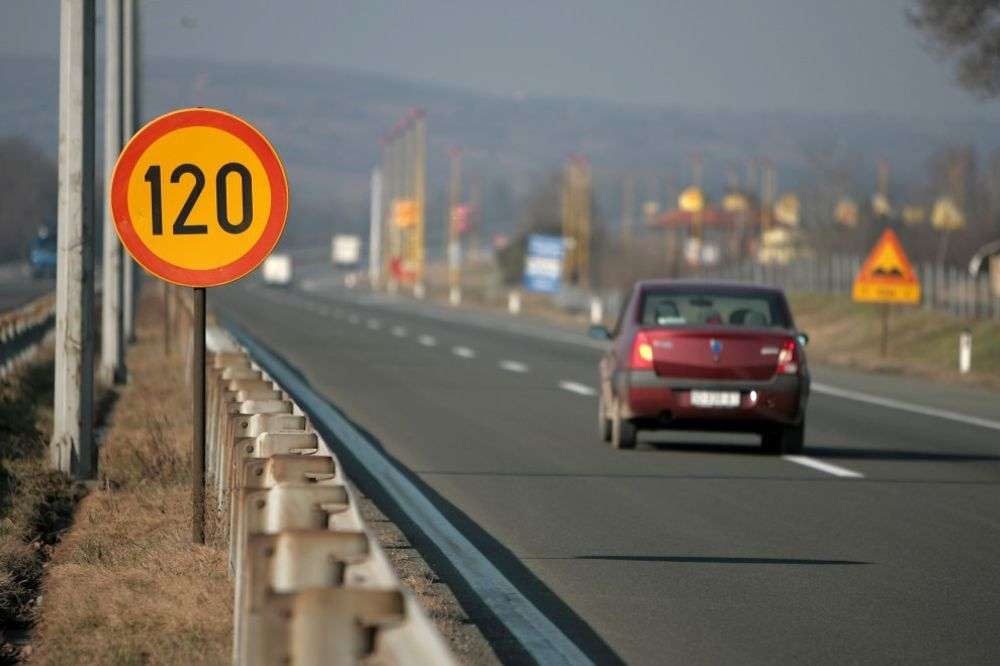 PUTEVI: Suvi kolovozi, povoljni uslovi za vožnju