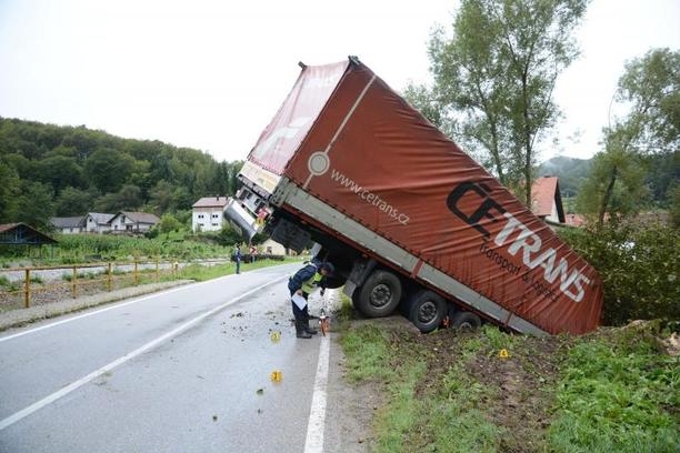 DOBOJ: Sa puta Šešlije-Modriča sletio teretnjak, u funkciji jedna traka