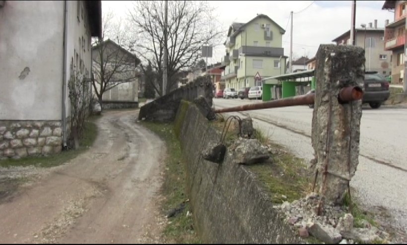 DOBOJ: Građani traže smanjenje komunalnih naknada (VIDEO)