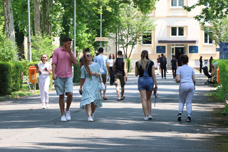 STOTINE SLOBODNIH MJESTA NA UNIVERZITETIMA U SRPSKOJ: Treća šansa za popunu amfiteatara
