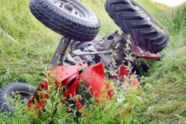 DOBOJ: Detalji pogibije mladića koga je prikliještio traktor