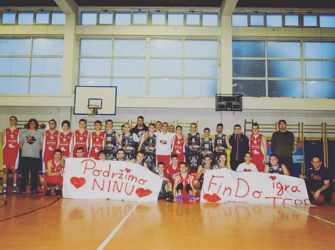 DOBOJ: Košarkaši prikupili 1500 KM za liječenje Nine Bližnjaković (FOTO) (VIDEO)