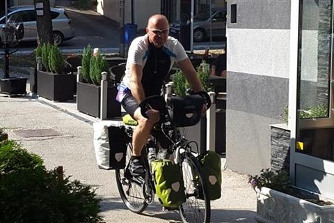 DOBOJ: Mladen Malić krenuo biciklom do Pariza