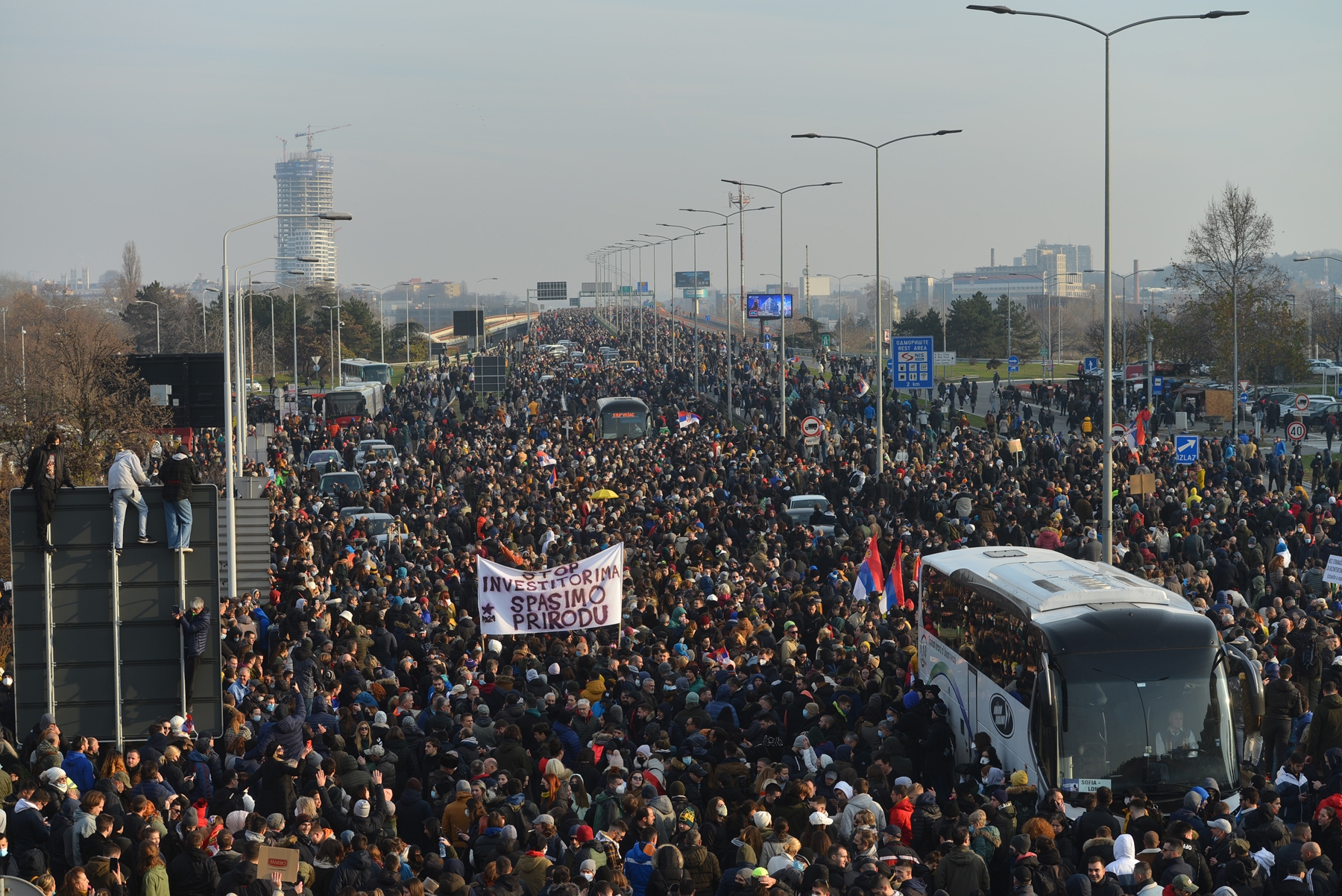 RTRS i BN jedinstveni – u ignorisanju protesta u Srbiji