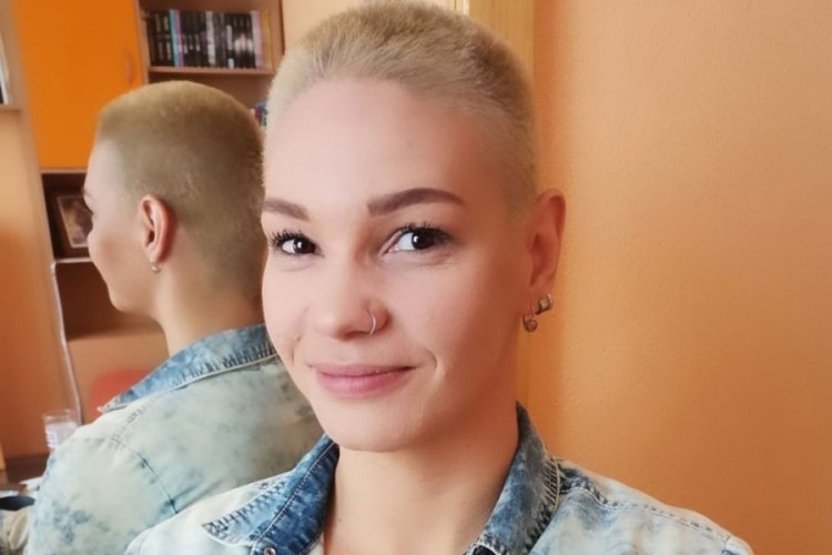 DOBOJ: Mlada majka donirala kosu za perike djeci