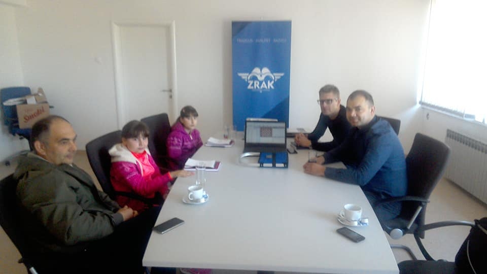 TESLIĆ: Sestre Babić dobile donaciju od "Zrak optoelektronike"