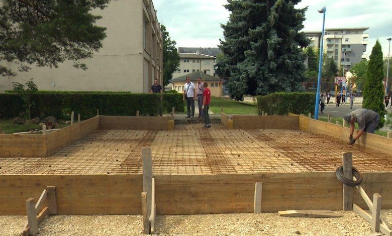 DOBOJ: Osnovna škola „Vuk Stefanović Karadžić” dobija učionicu na otvorenom (VIDEO)