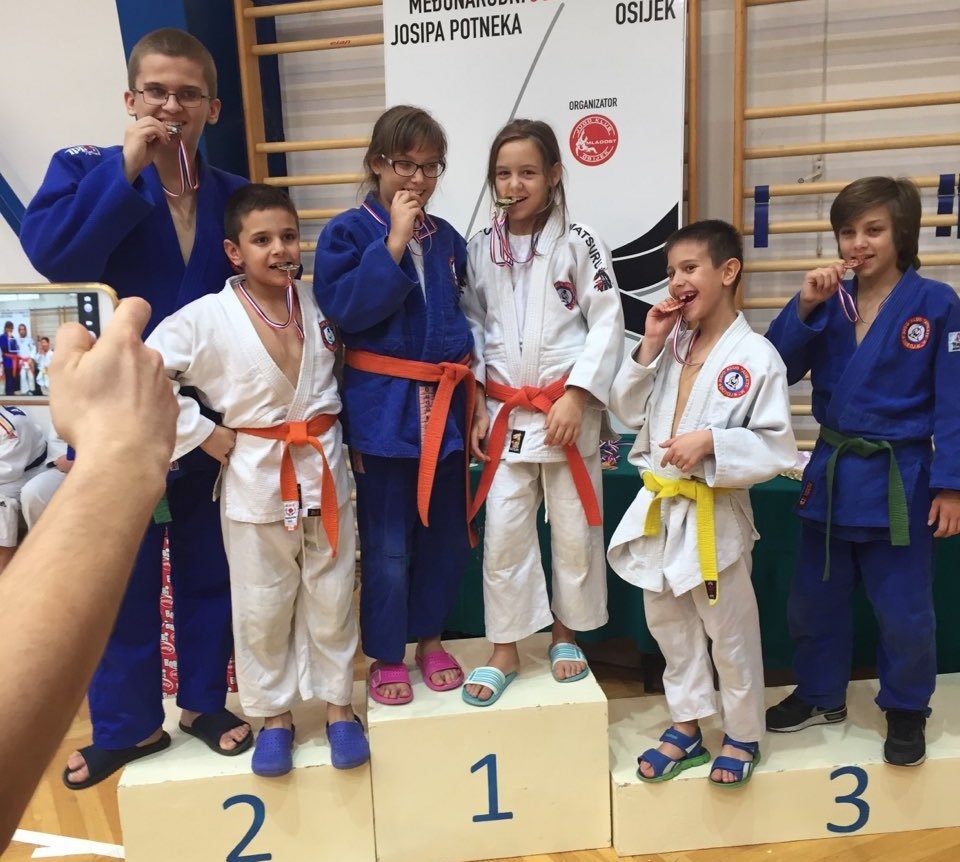 DOBOJ: Žetva medalja za mlade džudiste "Athlete M" (FOTO)