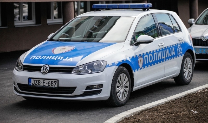DOBOJ: Vršio malu nuždu pored policijske stanice, galamio na policiju pa uhapšen