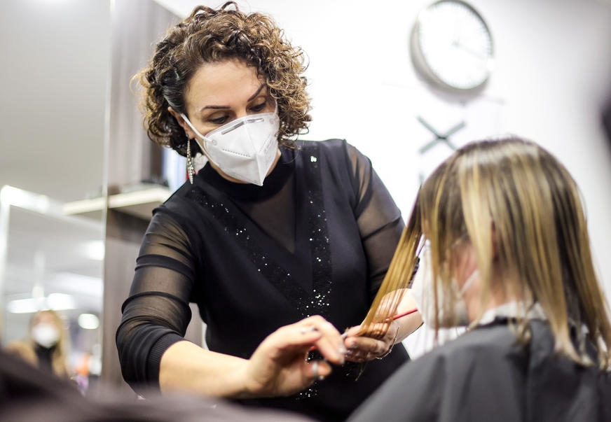 UBLAŽENE MJERE Od danas ponovo rade frizerski i kozmetički saloni