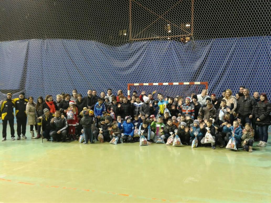 PODJELA PAKETIĆA ČLANOVIMA OFK FAIR PLAY DOBOJ: Za uspješniju 2016. godinu (FOTO)