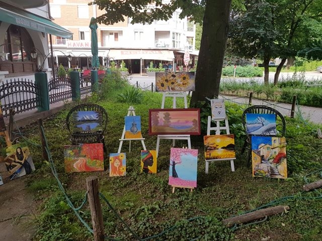 DOBOJ: Izložba škole slikanja "Dolče Vita" (FOTO)