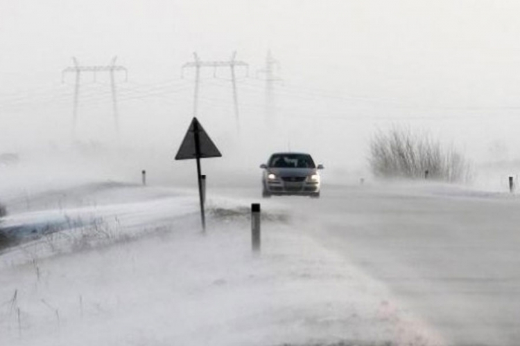 PUTEVI: Oprez zbog snježnih padavina i poledice