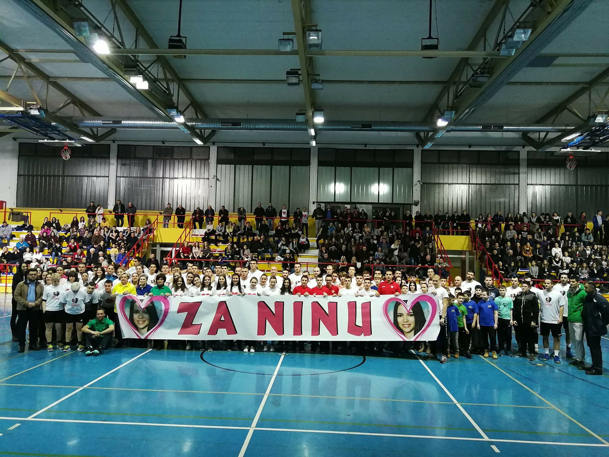 DOBOJ: Rukometno veče - prikupljeno 1.707 KM za liječenje Nine Bližnjaković