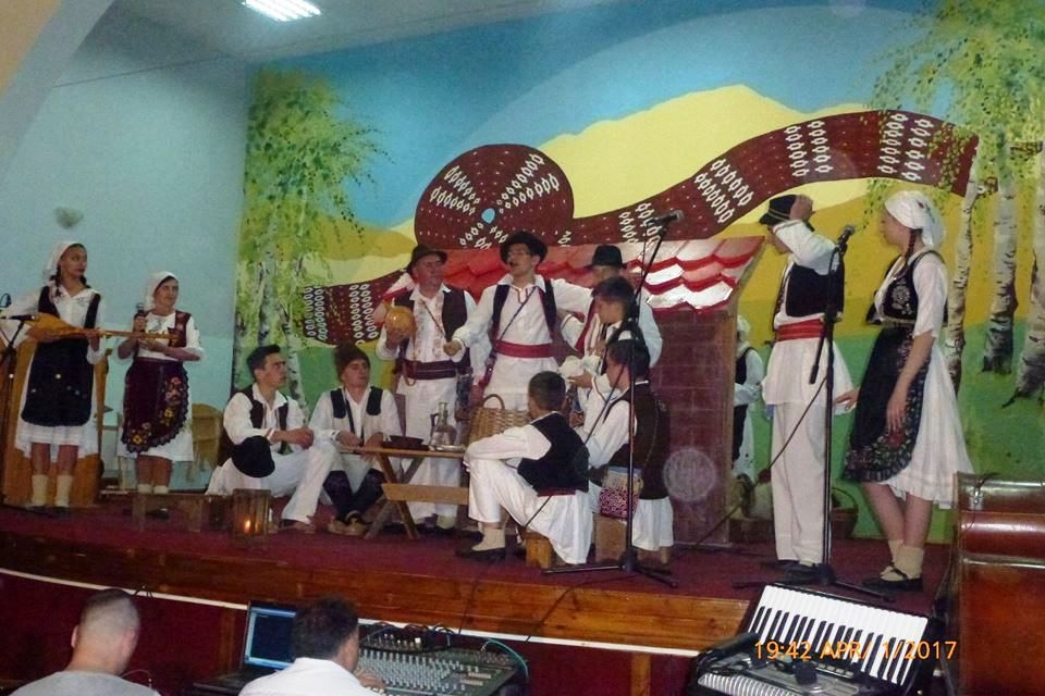 DOBOJ: Gostovanje KUD-a „Miloš Kupres“ iz Kožuha u potkozarskom selu Brezičani (VIDEO)