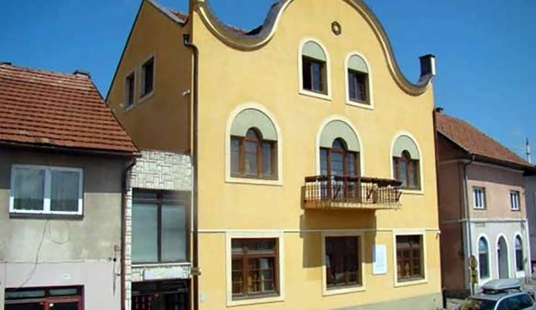 DOBOJ: Jevrejska opština Doboj osuđuje aukciju zlatnog sata Adolfa Hitlera