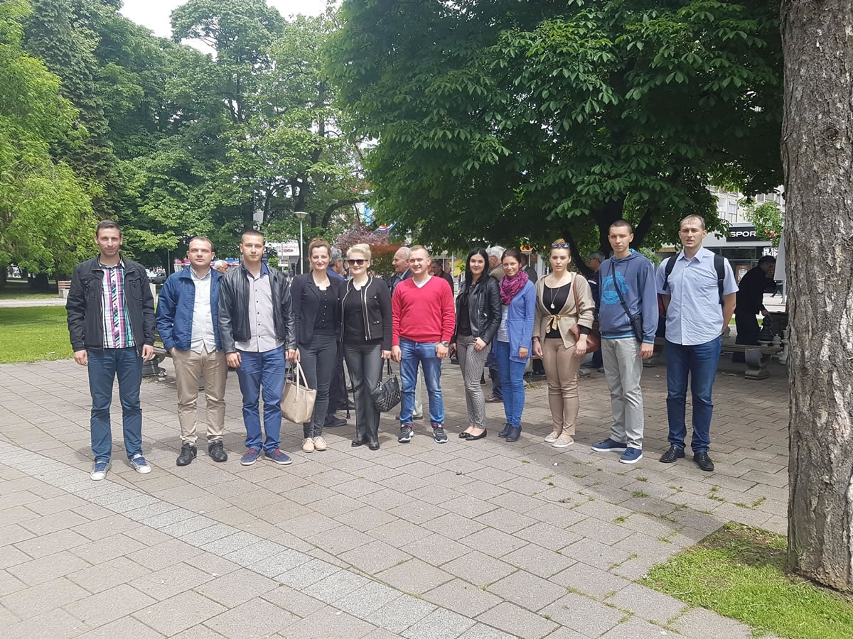 DOBOJ: Mladost matira predrasude! (FOTO)