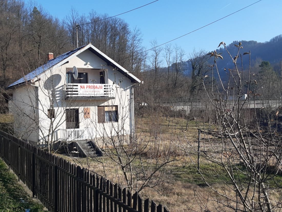 OGLAS: Kuća u Donjoj Paklenici na prodaju (FOTO)