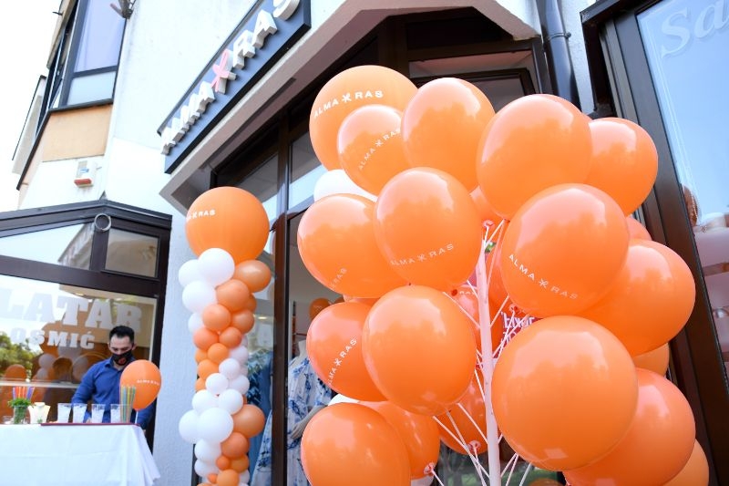 Zavirite u unutrašnjost novootvorenog Alma Ras butika u Doboju (FOTO)