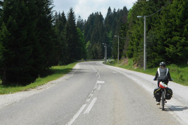 PUTEVI: Povoljni uslovi za vožnju, radovi na petlji u Gradišci