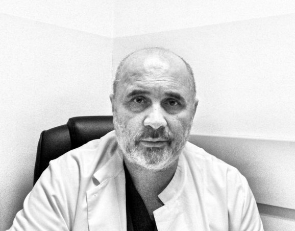 DOBOJ: Opraštaj od doktora Lazića uz aplauz i "Marš na Drinu" (VIDEO)
