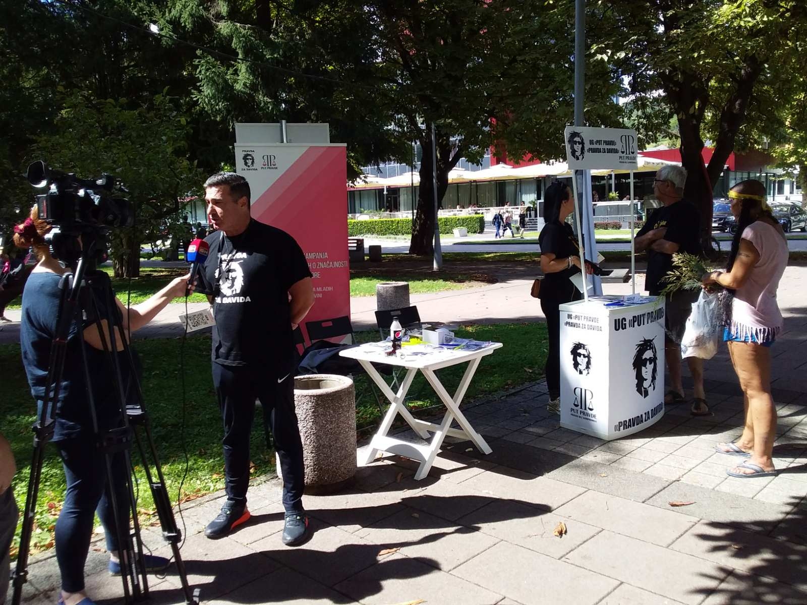 "UDRUŽENI ZLOČINAČKI PODUHVAT INSTITUCIJA REPUBLIKE SRPSKE": Davor Dragičević u Doboju. (FOTO) (VIDEO)