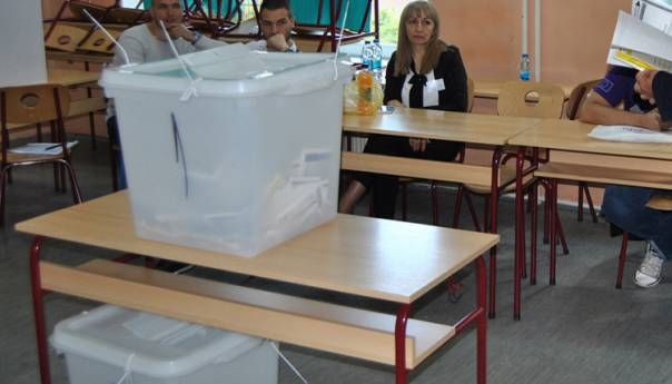 DOBOJ: Do 16 časova glasalo 47 odsto birača