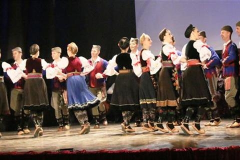 DOBOJ: Nastupio ansambl narodnih igara i pesama Srbije "Kolo" (FOTO)