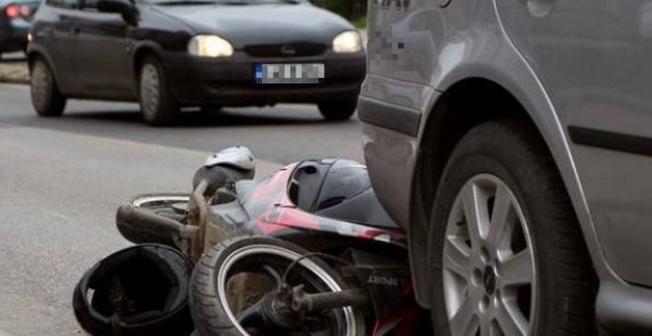 DOBOJ: Vozač mopeda teže povrijeđen